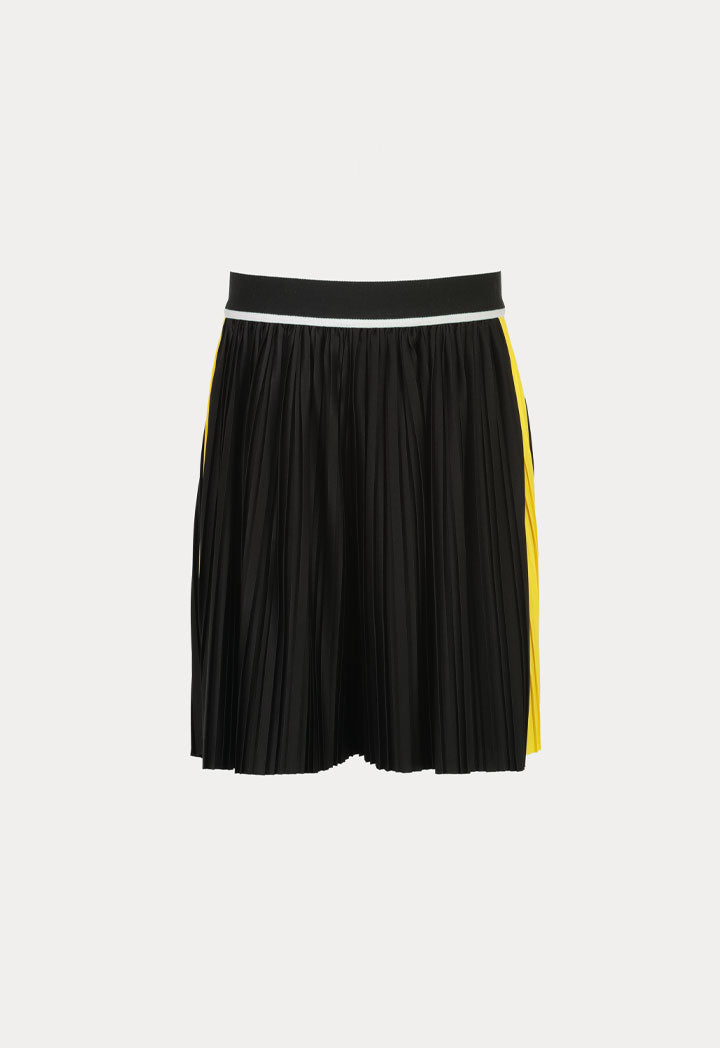 Side Stripe Pleated Shorts